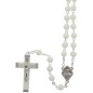 Chapelet sur chaine, coeur avec le Pape Francois, grains ronds forme rose fluorescent Ø 6 mm, christ en croix avec boîte.